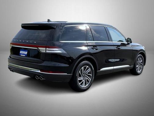 Infinite Black Metallic Clearcoat 2023 Lincoln Aviator Livery