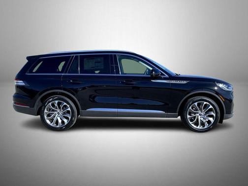 Infinite Black Metallic Clearcoat 2026 Lincoln Aviator Reserve AWD