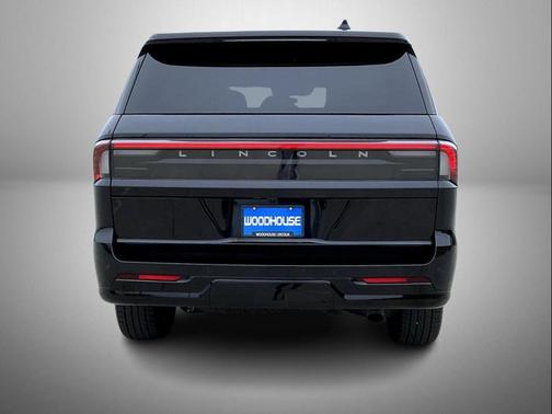 Black Metallic 2025 Lincoln Navigator Reserve