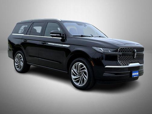 Black Metallic 2025 Lincoln Navigator Reserve