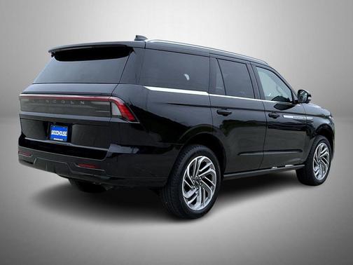 Black Metallic 2025 Lincoln Navigator Reserve