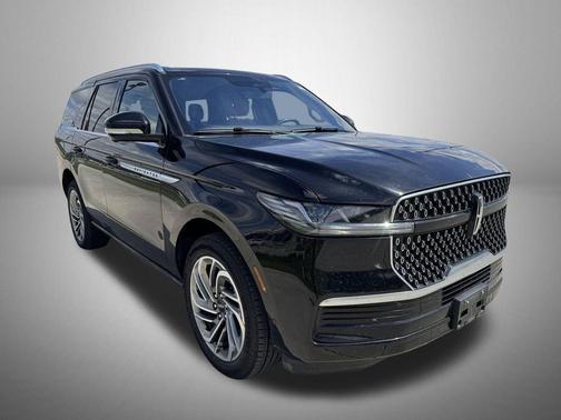 Black Metallic 2025 Lincoln Navigator Reserve