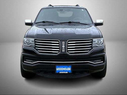 Tuxedo Black Metallic 2015 Lincoln Navigator Base