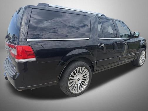 Tuxedo Black Metallic 2015 Lincoln Navigator Base