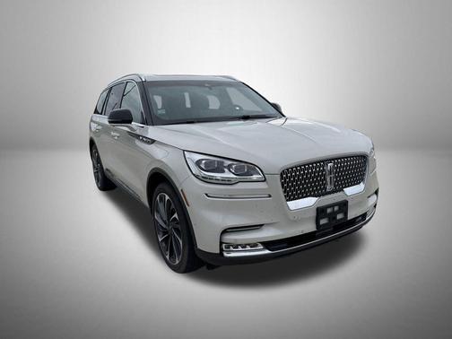 Ceramic Pearl Metallic Tri-Coat 2023 Lincoln Aviator Reserve AWD
