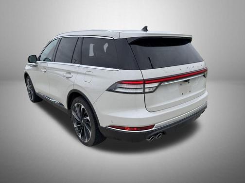 Ceramic Pearl Metallic Tri-Coat 2023 Lincoln Aviator Reserve AWD