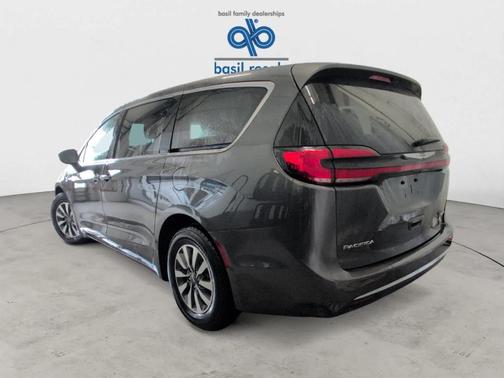 2022 Chrysler Pacifica Hybrid Touring L