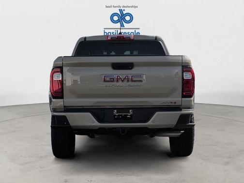 2024 GMC Canyon AT4