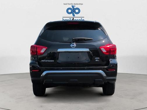 2019 Nissan Pathfinder SL