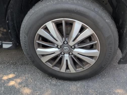 2019 Nissan Pathfinder SL
