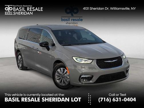 2025 Chrysler Pacifica Hybrid Select