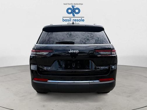 Diamond Black 2023 Jeep Grand Cherokee L Laredo