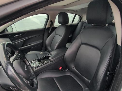 2017 Jaguar XE 35t Premium