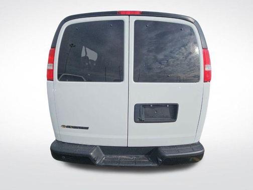 2022 Chevrolet Express 3500 LS