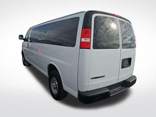 2022 Chevrolet Express 3500 LS