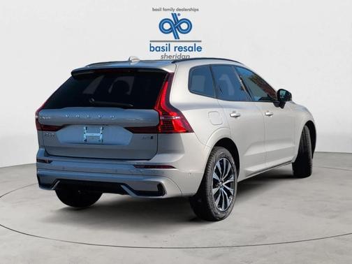 2025 Volvo XC60 B5 Plus