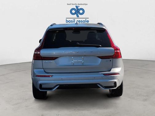 2025 Volvo XC60 B5 Plus