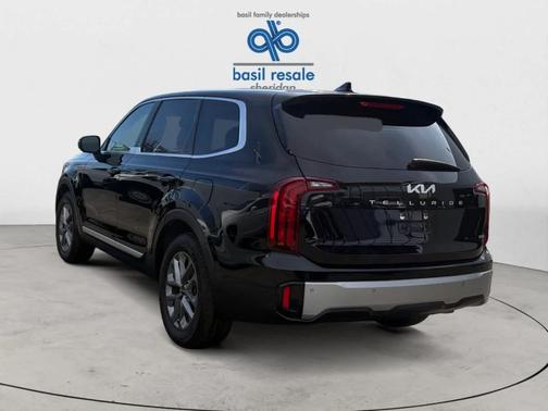 Ebony Black 2023 Kia Telluride LX
