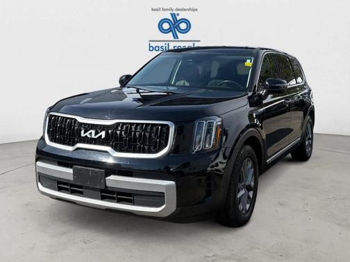 Ebony Black 2023 Kia Telluride LX