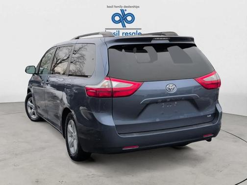 2015 Toyota Sienna LE