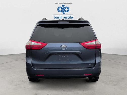 2015 Toyota Sienna LE