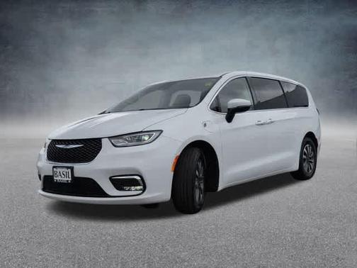 2023 Chrysler Pacifica Hybrid Touring L