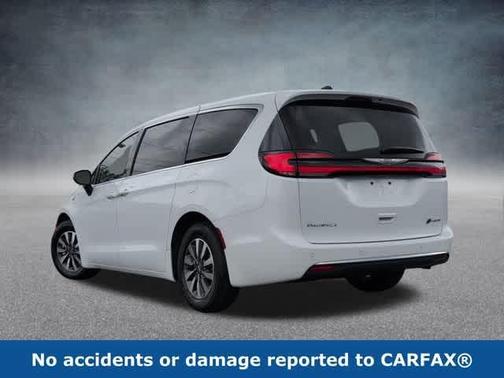 2023 Chrysler Pacifica Hybrid Touring L
