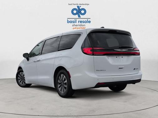2023 Chrysler Pacifica Hybrid Touring L