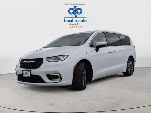 2023 Chrysler Pacifica Hybrid Touring L