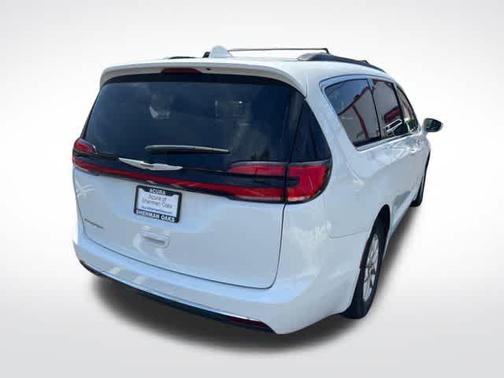 2022 Chrysler Pacifica Touring-L