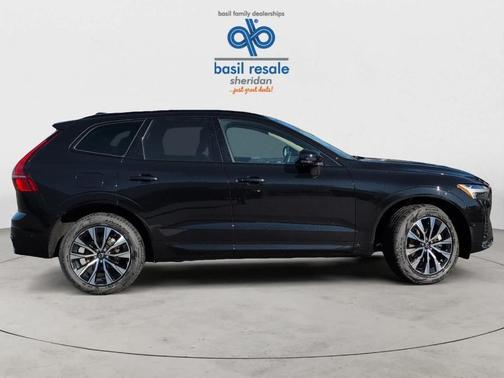 2025 Volvo XC60 B5 Plus
