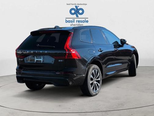 2025 Volvo XC60 B5 Plus