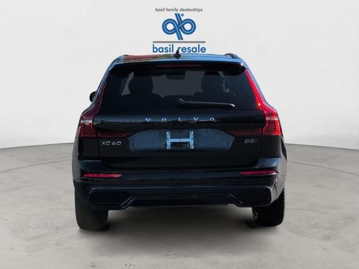 2025 Volvo XC60 B5 Plus