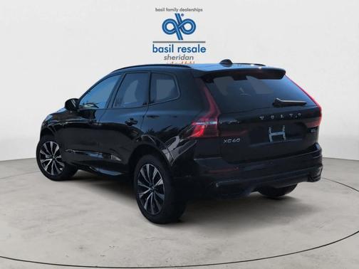2025 Volvo XC60 B5 Plus