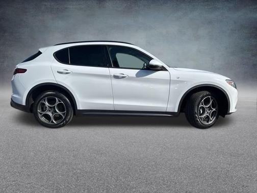 2022 Alfa Romeo Stelvio Ti