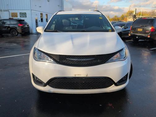 2020 Chrysler Pacifica Touring-L