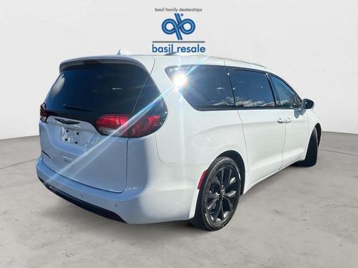 2020 Chrysler Pacifica Touring-L