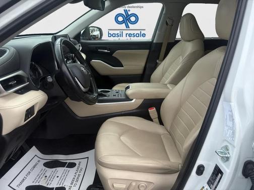 Wind Chill Pearl 2023 Toyota Highlander XLE