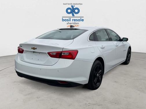 Summit White 2024 Chevrolet Malibu 1LS