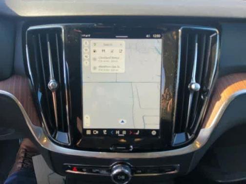 2025 Volvo V60 Cross Country B5 Plus