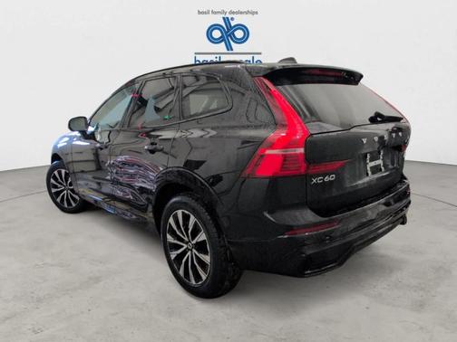 2025 Volvo XC60 B5 Core