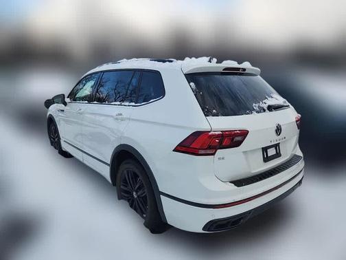 2022 Volkswagen Tiguan 2.0T SE R-Line Black
