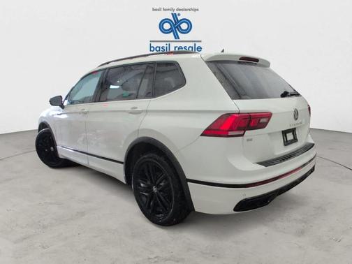 2022 Volkswagen Tiguan 2.0T SE R-Line Black