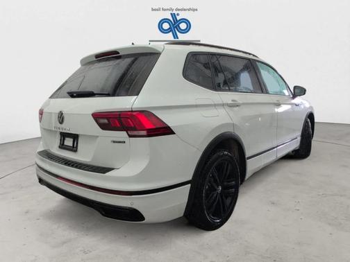 2022 Volkswagen Tiguan 2.0T SE R-Line Black
