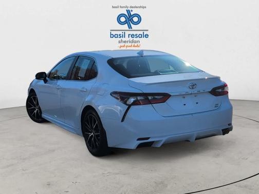 2022 Toyota Camry SE