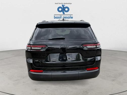 Diamond Black 2023 Jeep Grand Cherokee L Laredo