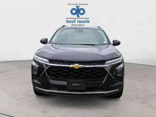 Mosaic Black Metallic 2024 Chevrolet Trax LT