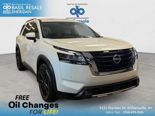2022 Nissan Pathfinder SL
