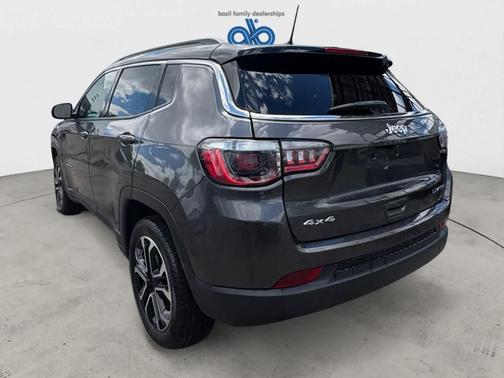 Granite Crystal Clearcoat Metallic 2022 Jeep Compass Limited