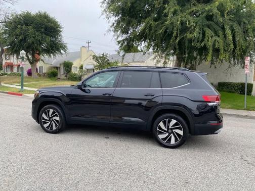 Deep Black Pearl Effect 2026 Volkswagen Atlas 2.0T SE W/TECHNOLOGY